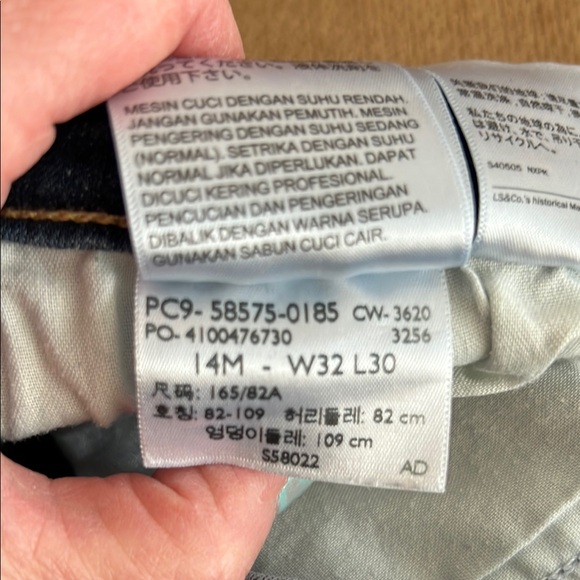 Levi's Blue Denim Jeans - Picture 8 of 8